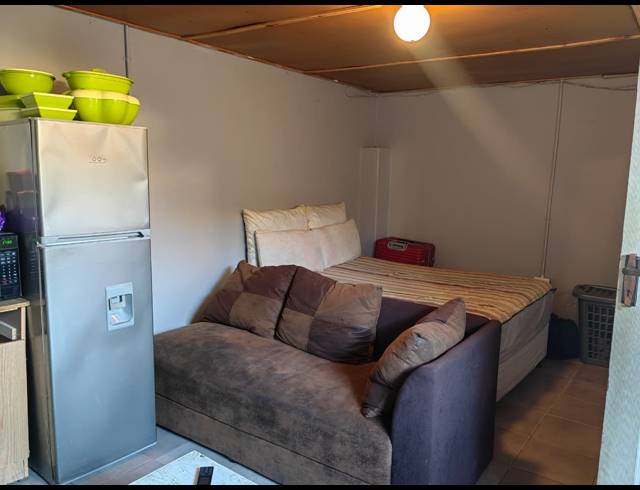 2 BEDROOM FREEHOLD FOR SALE IN WALLACEDENE